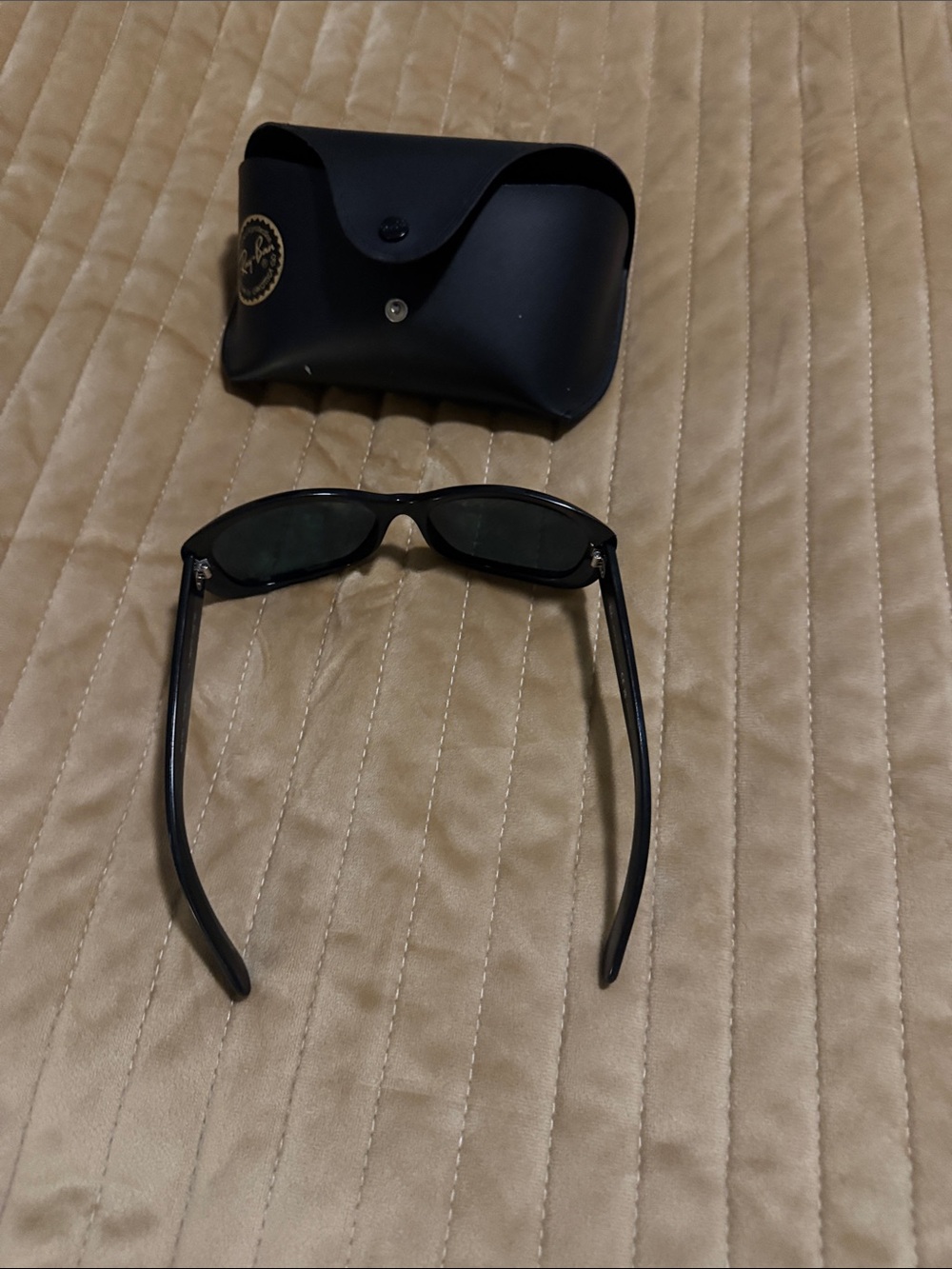 Ray-Ban Women's Black Oval Sunglasses with Black Case - Picture 3 of 3